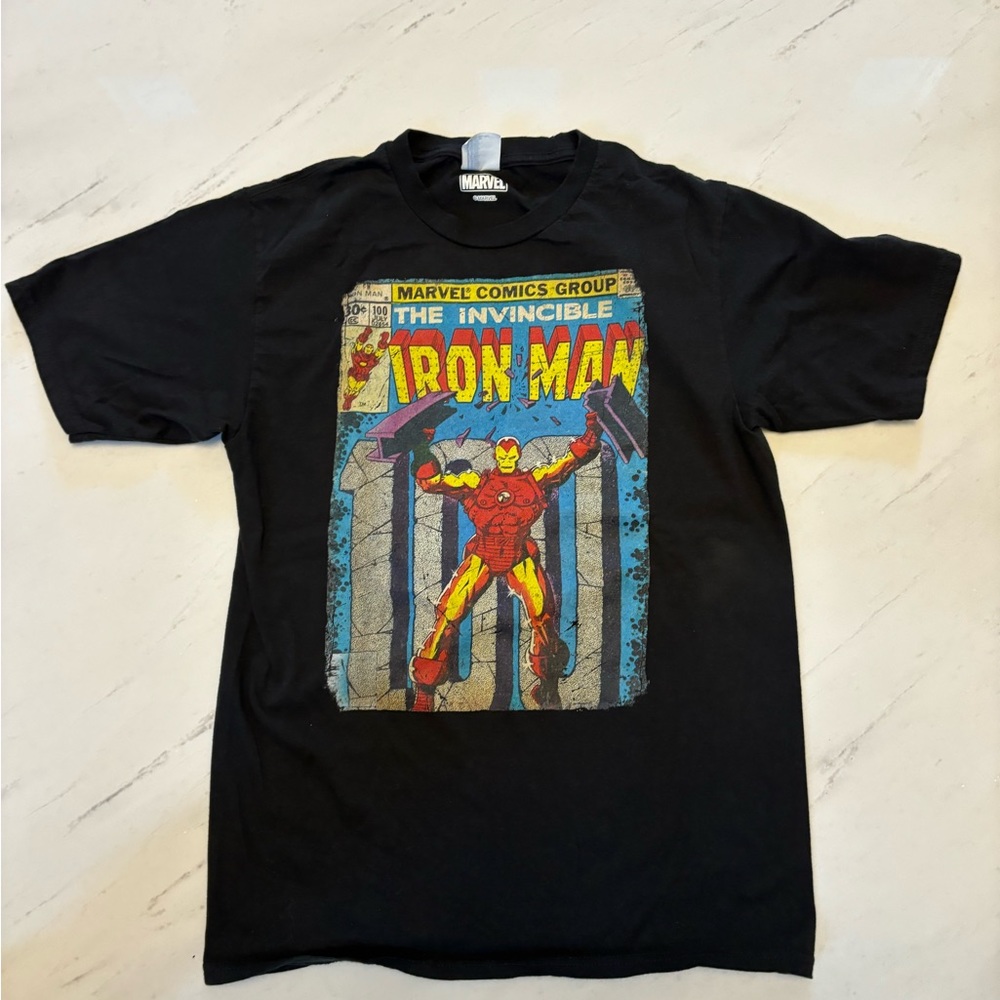 Men’s small Iron Man graphic Tee